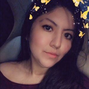 Meet your Posher, Cinthia